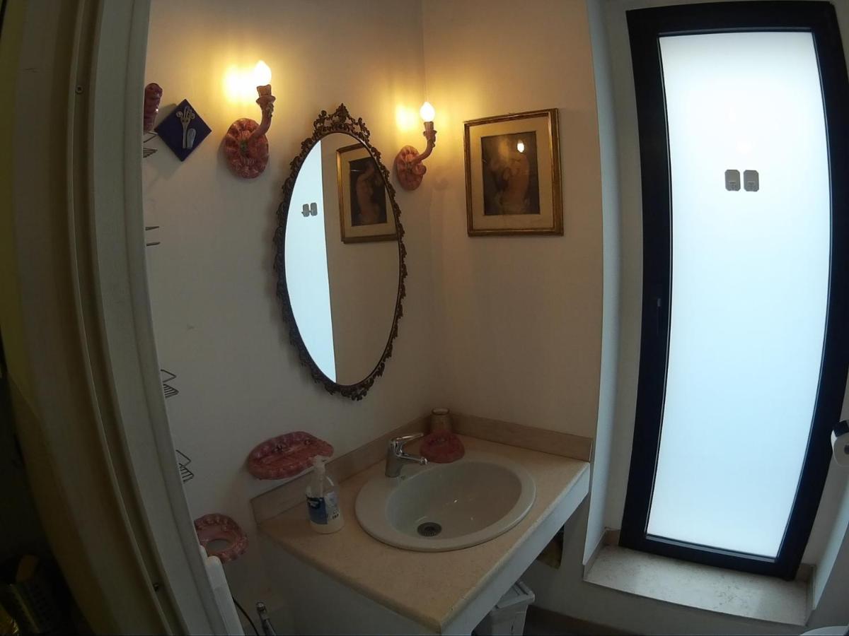 Very Central Apartment, By Shops, Bars, Restaurants Bari Ngoại thất bức ảnh