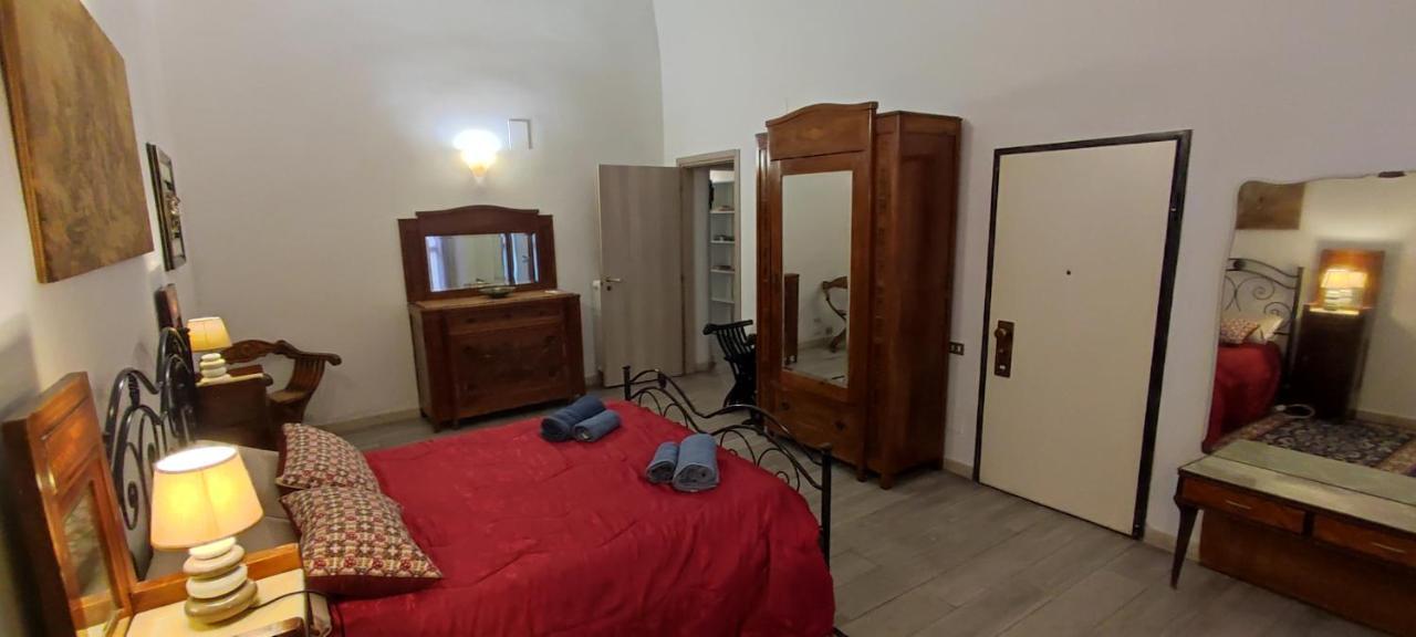 Very Central Apartment, By Shops, Bars, Restaurants Bari Ngoại thất bức ảnh